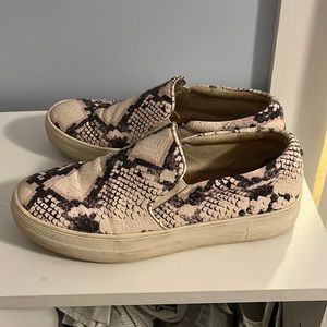 Steve Madden snakeskin skip on shoes